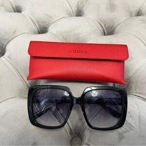 Guess wide frame sunglasses brand new